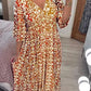 👗 50% DE RÉDUCTION 🔥 Robe longue imprimée col V ceinturée – Tissu fluide & léger – Parfaite pour l’été, la plage ou les soirées bohèmes 🌸🌴✨
